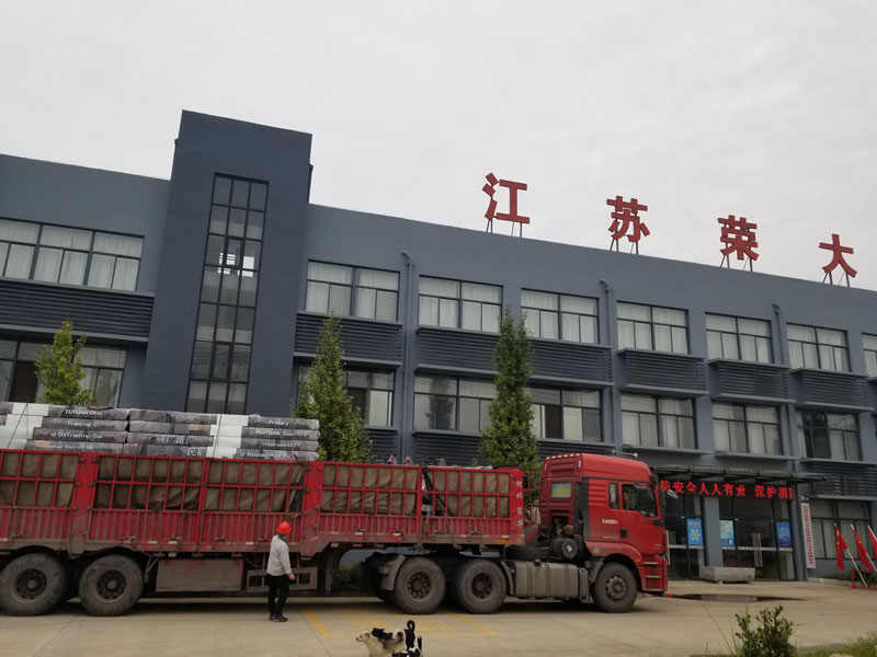 榮大公交候車(chē)亭廠家發(fā)往河北候車(chē)亭案例